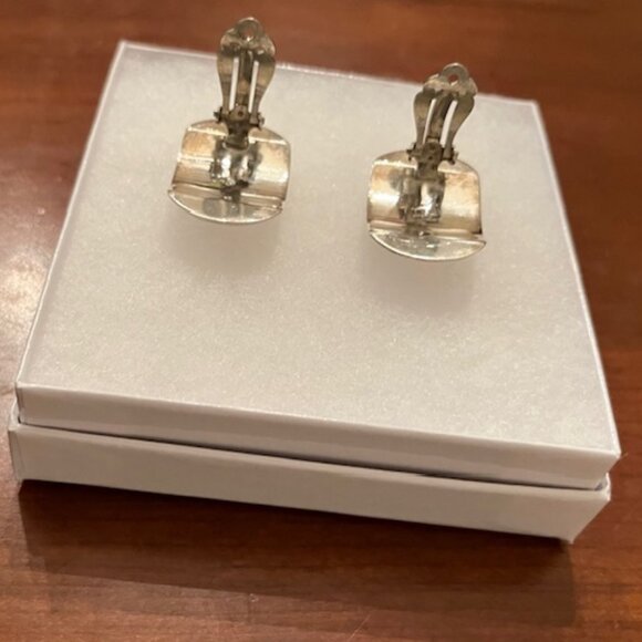 Vintage Engraved Sterling Silver 925 Clip on Earrings - Picture 4 of 11